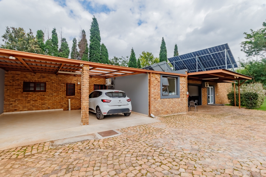 4 Bedroom Property for Sale in Glen Austin Gauteng