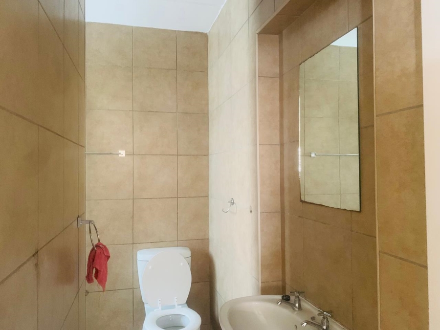 1 Bedroom Property for Sale in Erand Gardens Gauteng