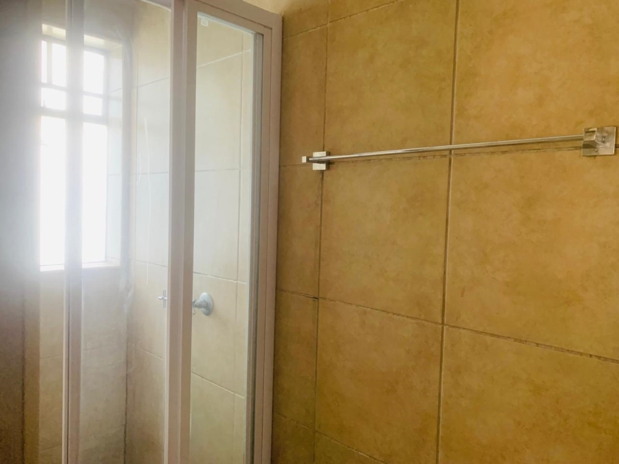 1 Bedroom Property for Sale in Erand Gardens Gauteng