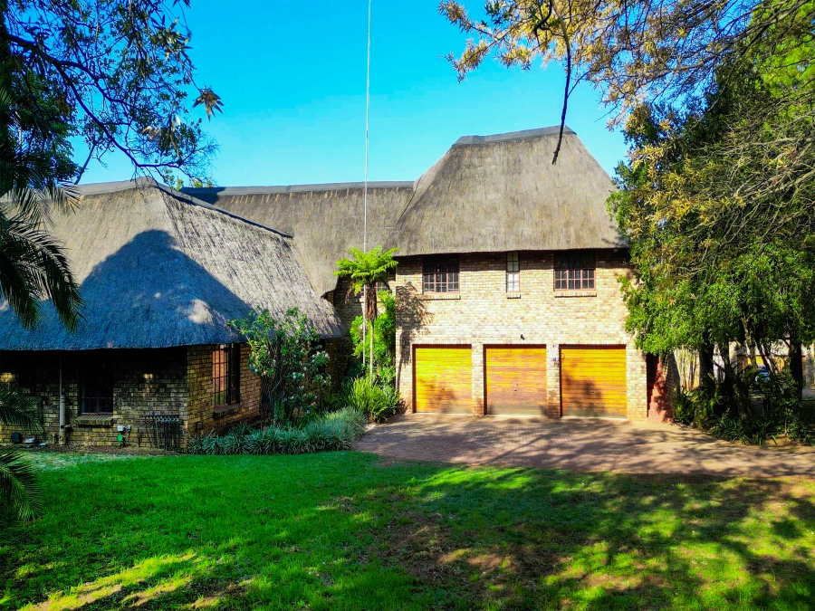 9 Bedroom Property for Sale in Glen Austin Gauteng
