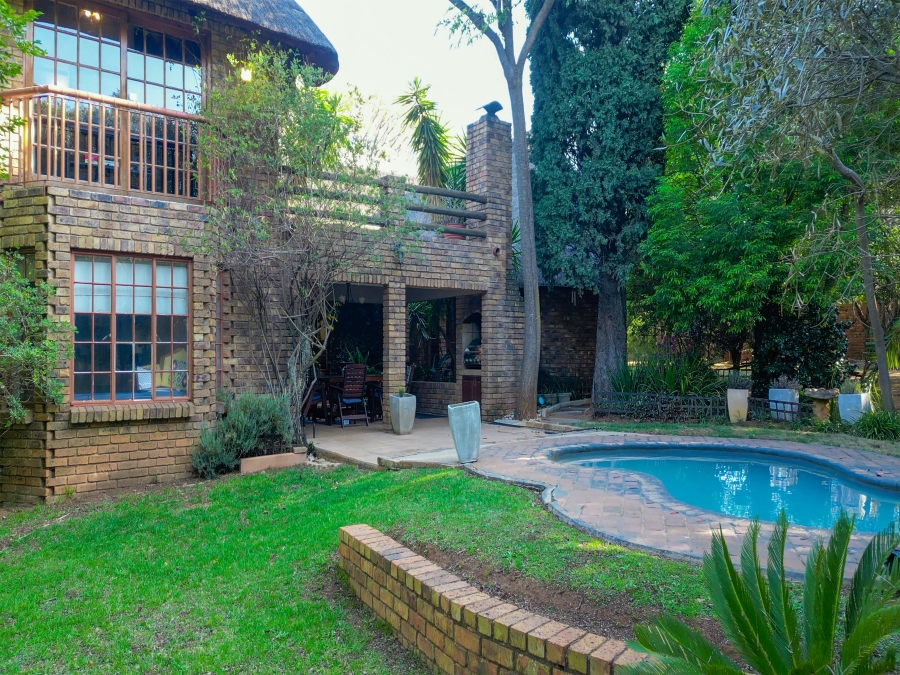 9 Bedroom Property for Sale in Glen Austin Gauteng