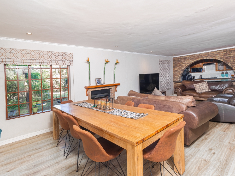 9 Bedroom Property for Sale in Glen Austin Gauteng