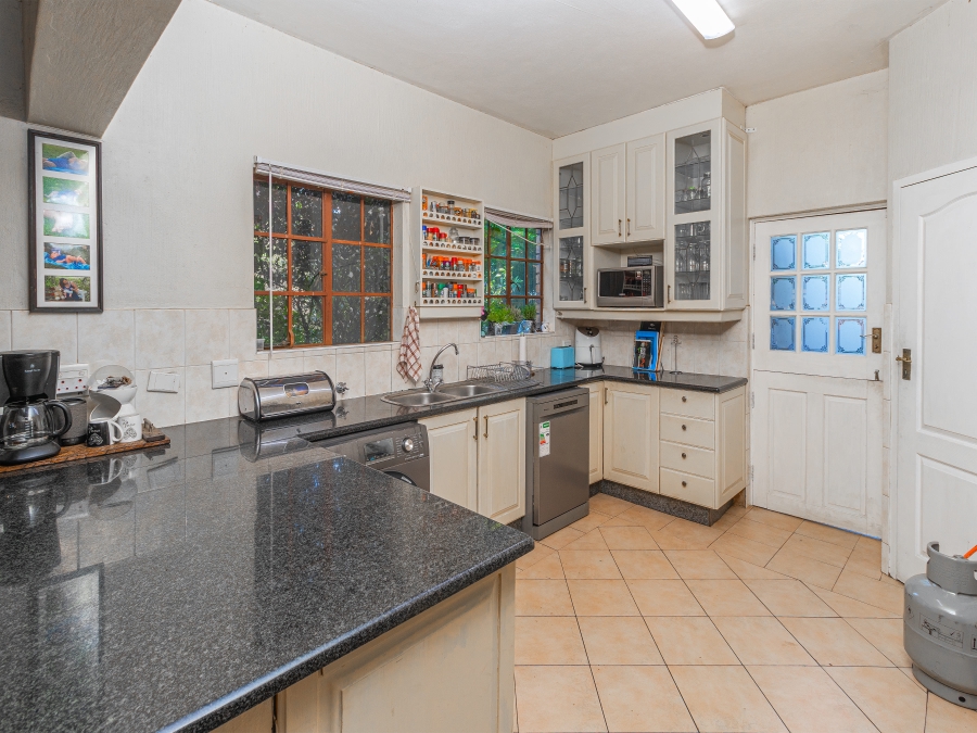 9 Bedroom Property for Sale in Glen Austin Gauteng