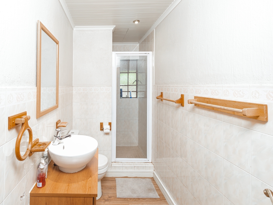 9 Bedroom Property for Sale in Glen Austin Gauteng