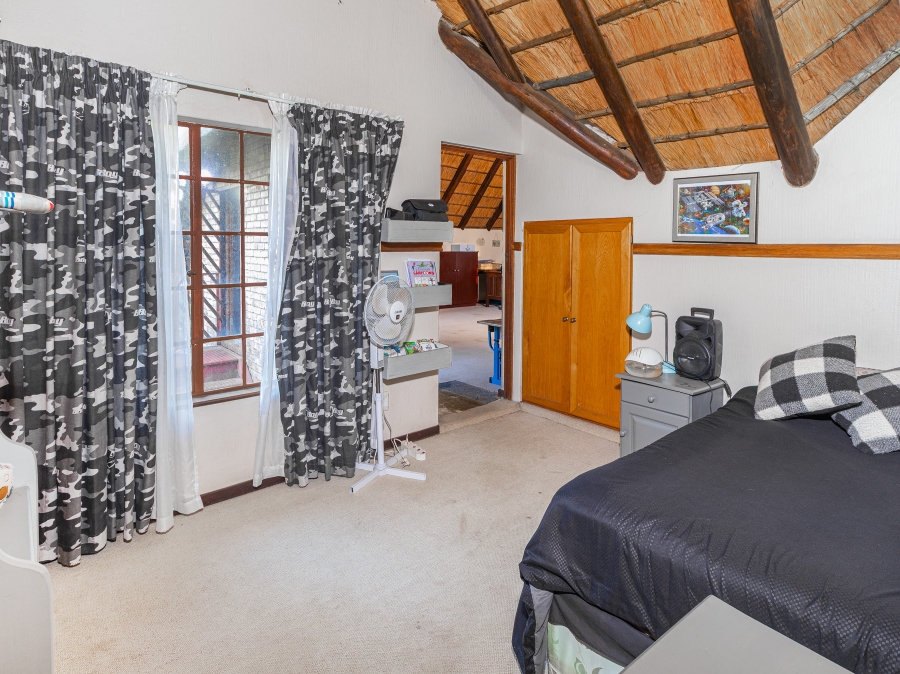 9 Bedroom Property for Sale in Glen Austin Gauteng