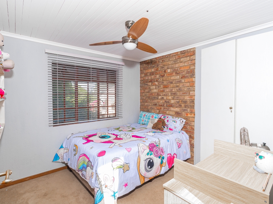 9 Bedroom Property for Sale in Glen Austin Gauteng