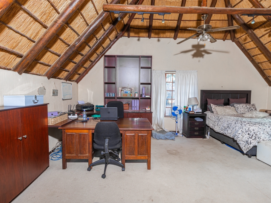 9 Bedroom Property for Sale in Glen Austin Gauteng