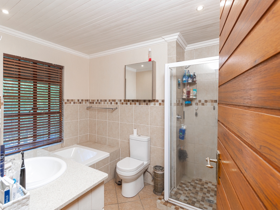 9 Bedroom Property for Sale in Glen Austin Gauteng