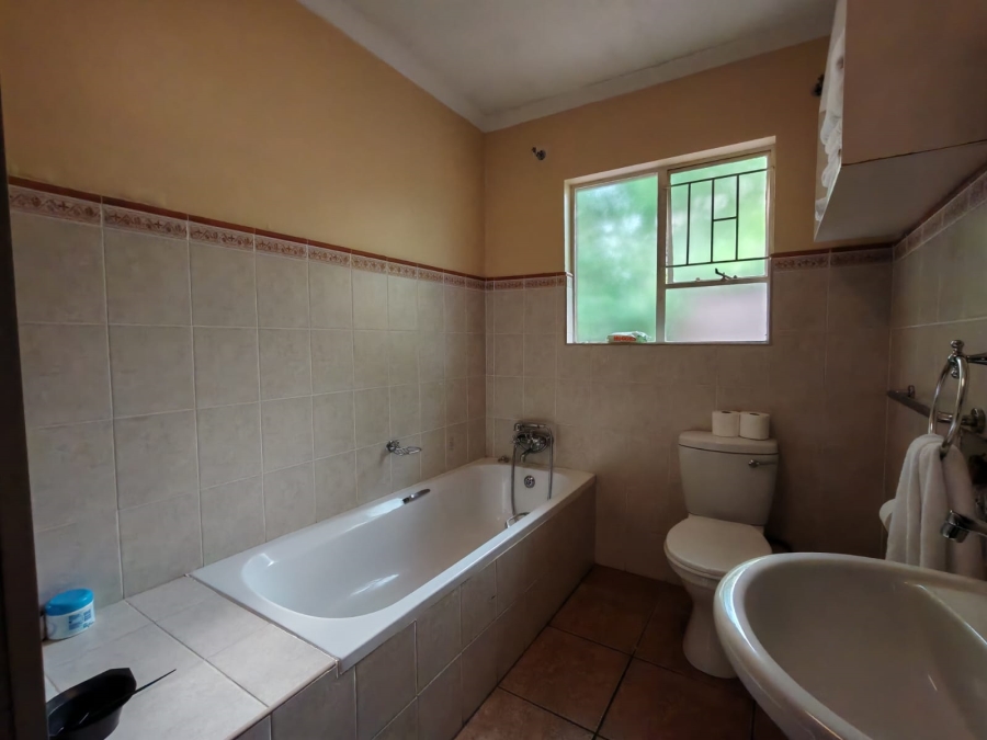 3 Bedroom Property for Sale in Three Rivers Proper Gauteng