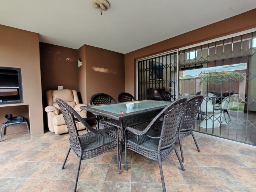 3 Bedroom Property for Sale in Three Rivers Proper Gauteng