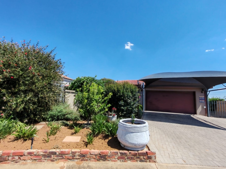 3 Bedroom Property for Sale in Risiville Gauteng