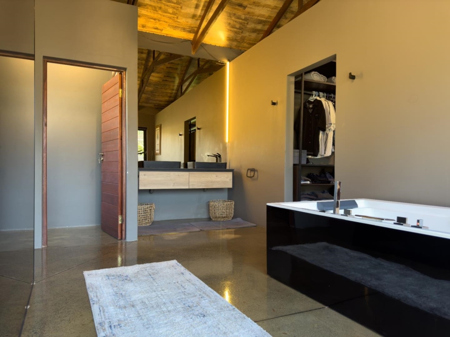 8 Bedroom Property for Sale in Blue Saddle Ranches Gauteng