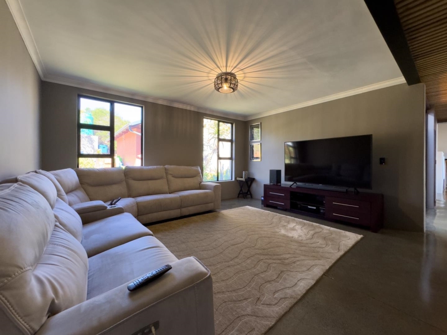 8 Bedroom Property for Sale in Blue Saddle Ranches Gauteng