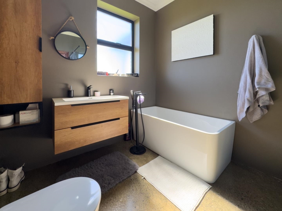 8 Bedroom Property for Sale in Blue Saddle Ranches Gauteng