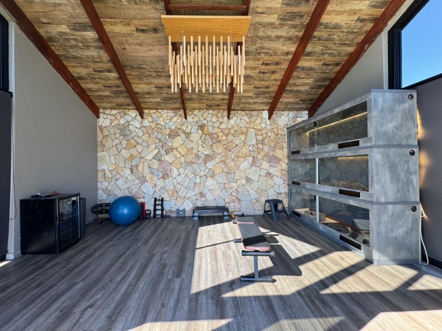 8 Bedroom Property for Sale in Blue Saddle Ranches Gauteng