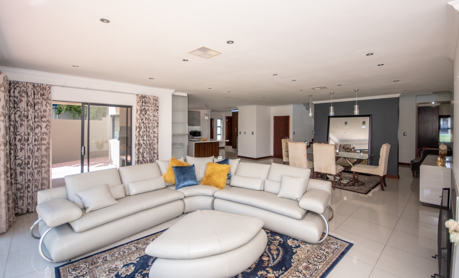 4 Bedroom Property for Sale in Waterfall Country Village Gauteng