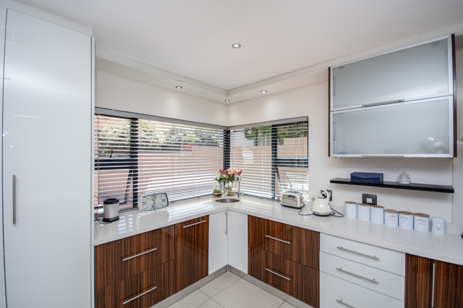 4 Bedroom Property for Sale in Waterfall Country Village Gauteng