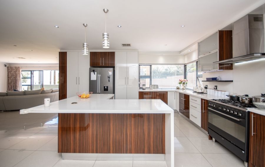 4 Bedroom Property for Sale in Waterfall Country Village Gauteng