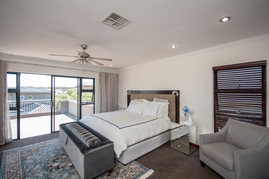 4 Bedroom Property for Sale in Waterfall Country Village Gauteng