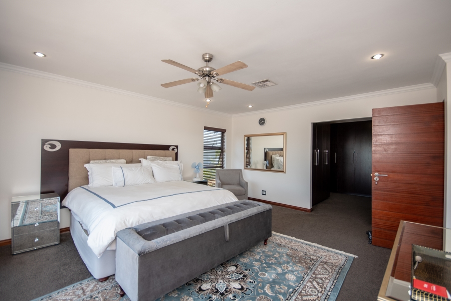 4 Bedroom Property for Sale in Waterfall Country Village Gauteng