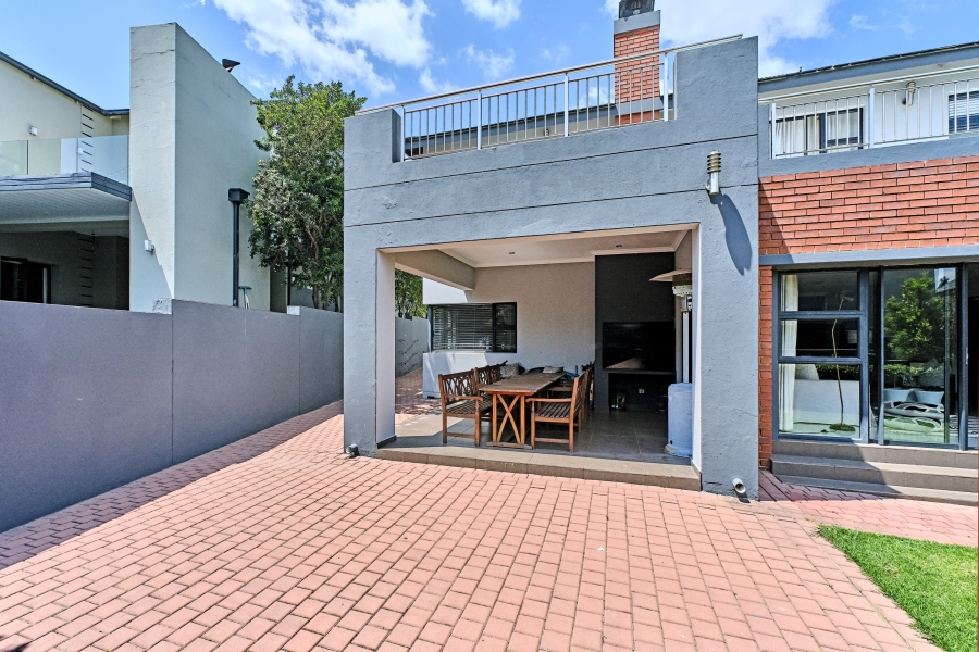 4 Bedroom Property for Sale in Waterfall Country Village Gauteng