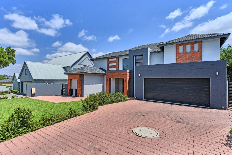 4 Bedroom Property for Sale in Waterfall Country Village Gauteng