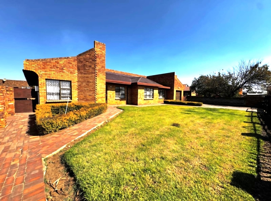 4 Bedroom Property for Sale in Selcourt Gauteng