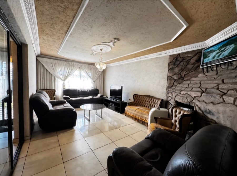 4 Bedroom Property for Sale in Selcourt Gauteng