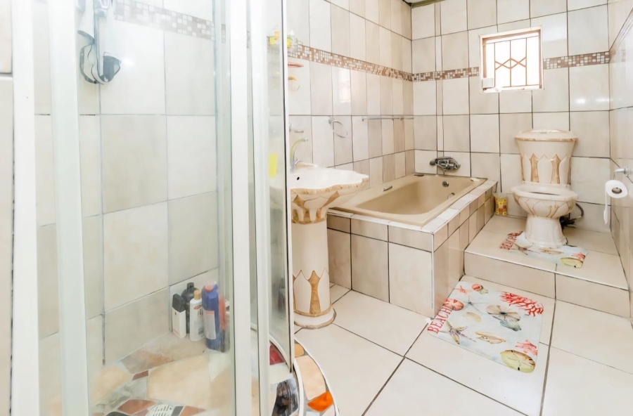 4 Bedroom Property for Sale in Selcourt Gauteng