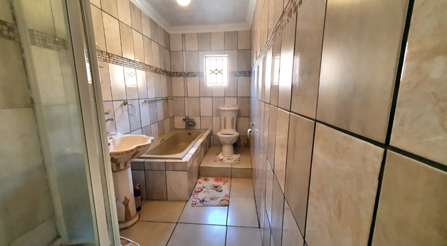 4 Bedroom Property for Sale in Selcourt Gauteng