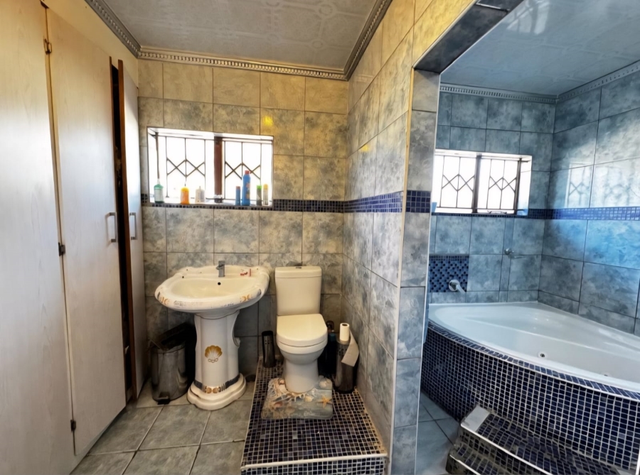 4 Bedroom Property for Sale in Selcourt Gauteng