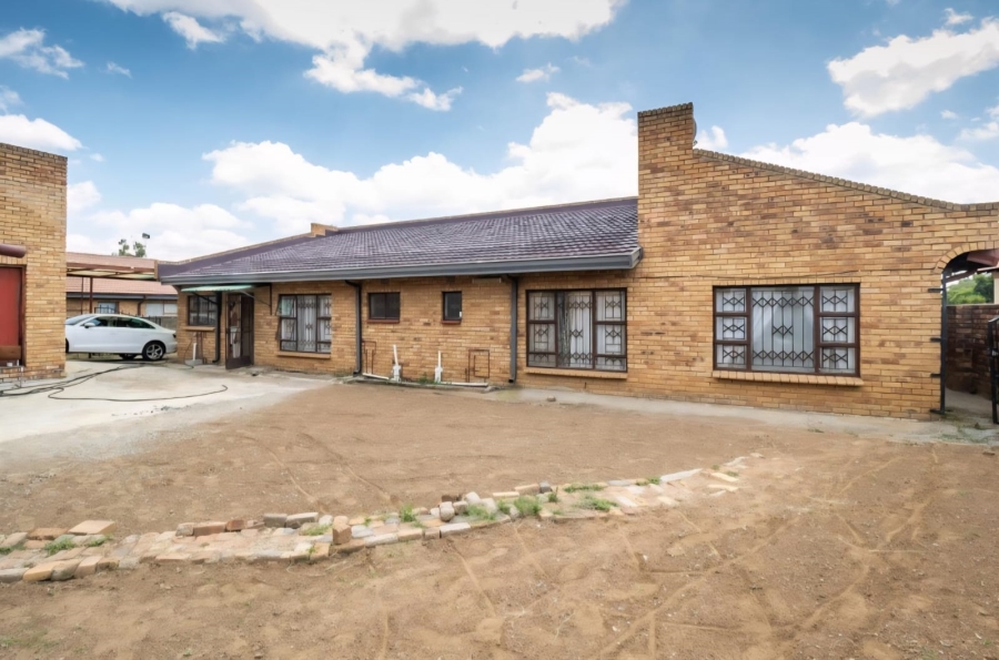 4 Bedroom Property for Sale in Selcourt Gauteng