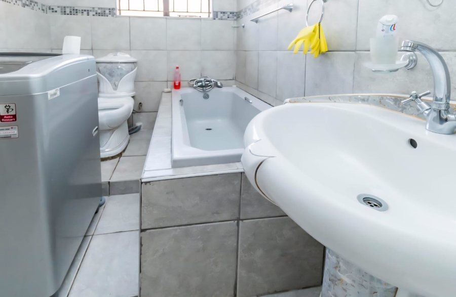 4 Bedroom Property for Sale in Selcourt Gauteng