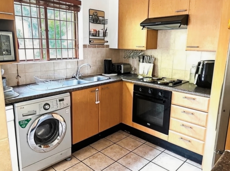 2 Bedroom Property for Sale in Sunninghill Gauteng
