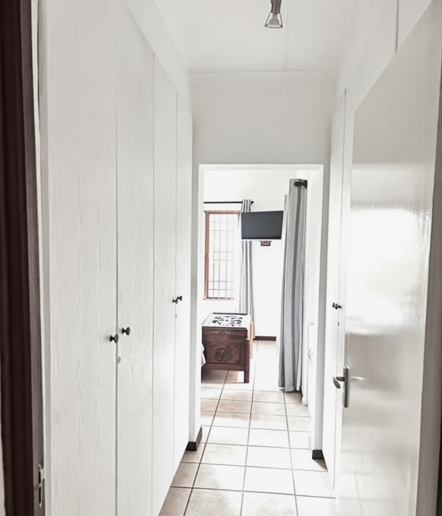 2 Bedroom Property for Sale in Sunninghill Gauteng