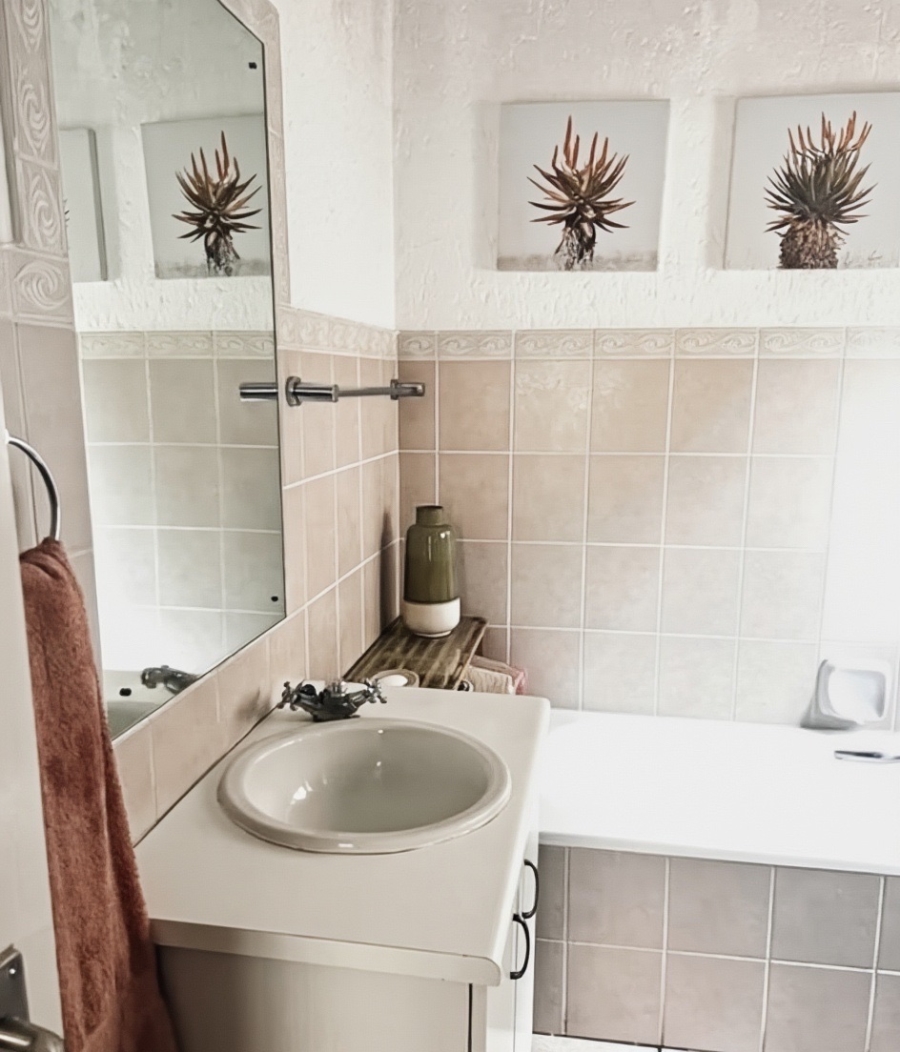 2 Bedroom Property for Sale in Sunninghill Gauteng