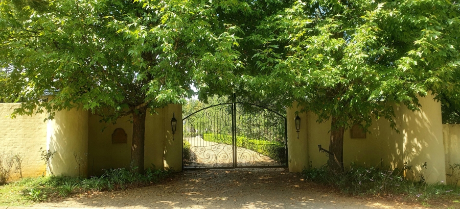 8 Bedroom Property for Sale in Mooikloof Equestrian Estate Gauteng