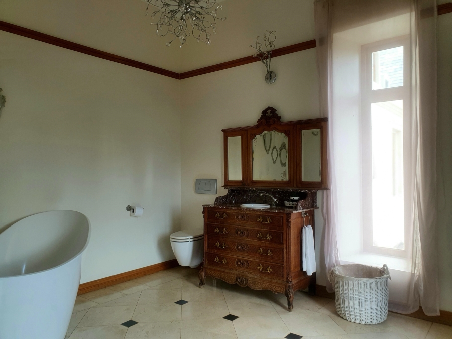 8 Bedroom Property for Sale in Mooikloof Equestrian Estate Gauteng