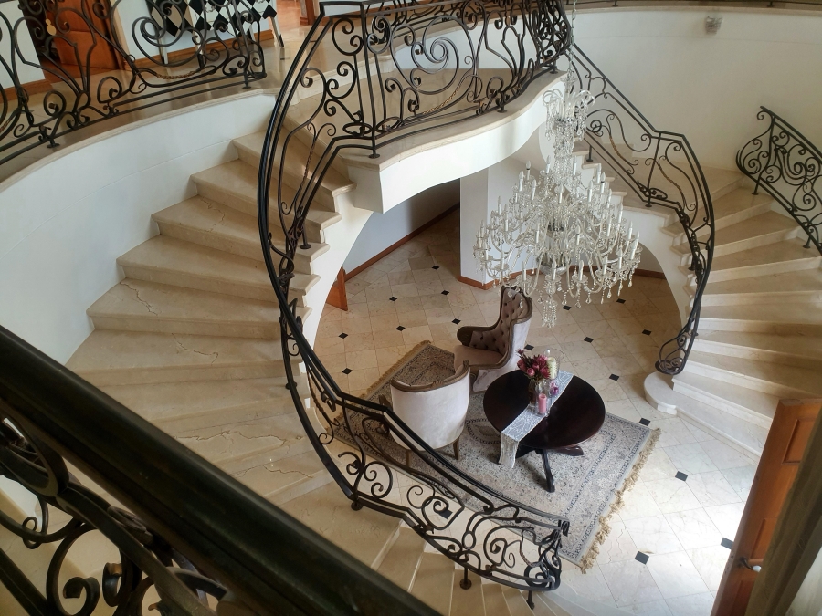 8 Bedroom Property for Sale in Mooikloof Equestrian Estate Gauteng