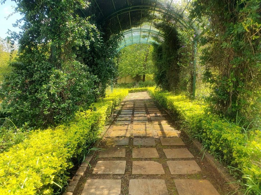 8 Bedroom Property for Sale in Mooikloof Equestrian Estate Gauteng