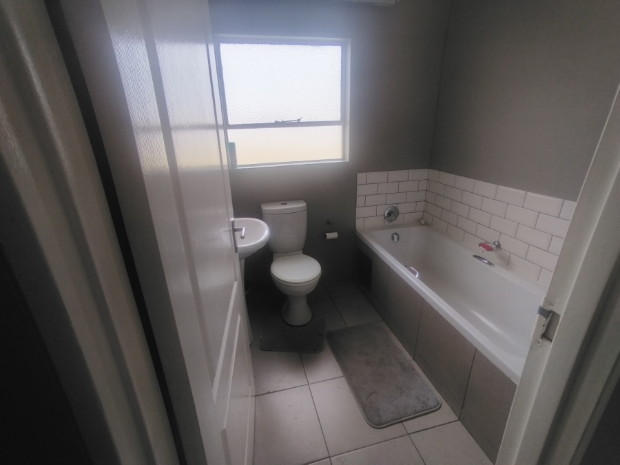 2 Bedroom Property for Sale in Selcourt Gauteng
