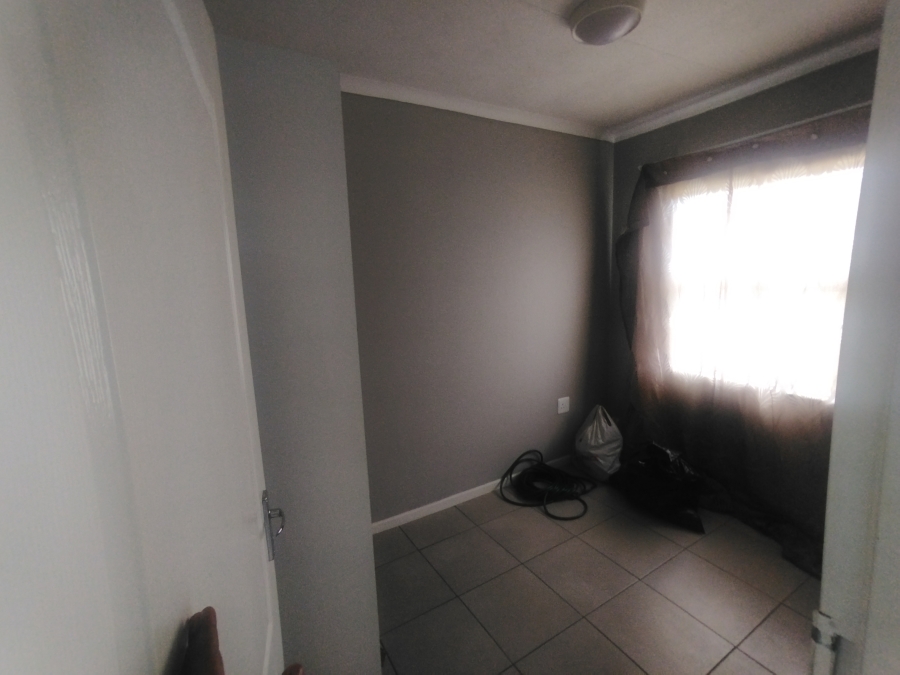 2 Bedroom Property for Sale in Selcourt Gauteng