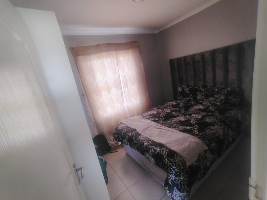 2 Bedroom Property for Sale in Selcourt Gauteng