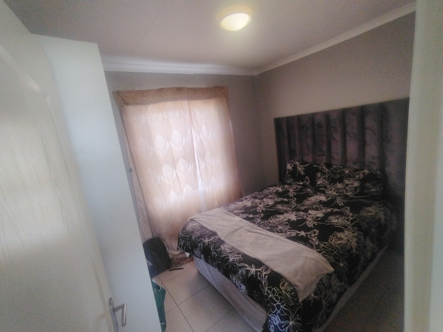 2 Bedroom Property for Sale in Selcourt Gauteng