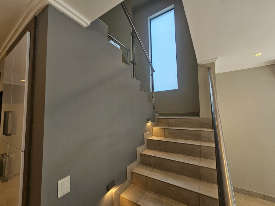 To Let 4 Bedroom Property for Rent in Morningside Gauteng