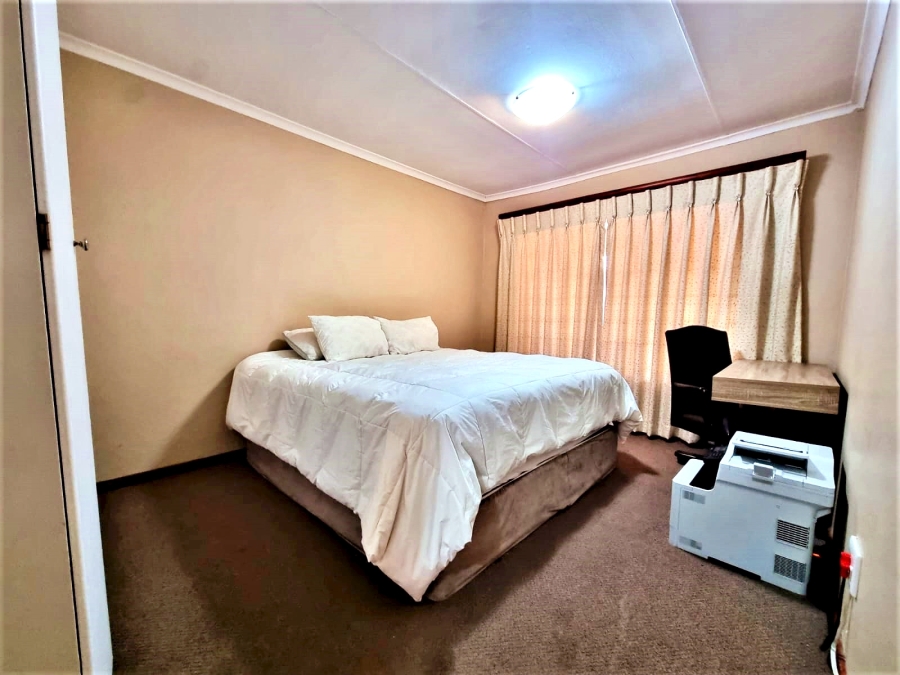 2 Bedroom Property for Sale in Pretorius Park Gauteng