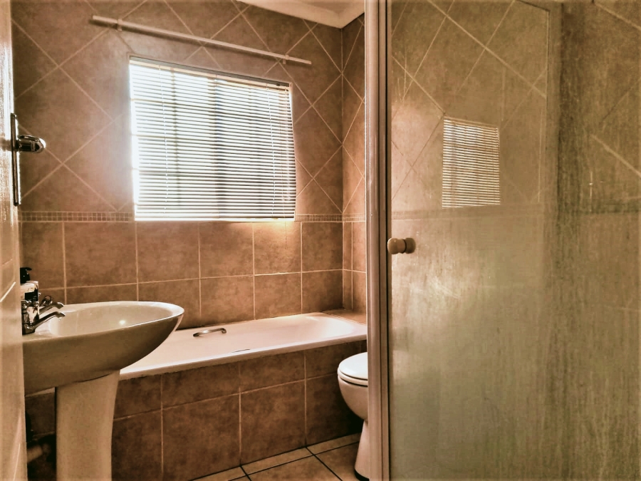 2 Bedroom Property for Sale in Pretorius Park Gauteng