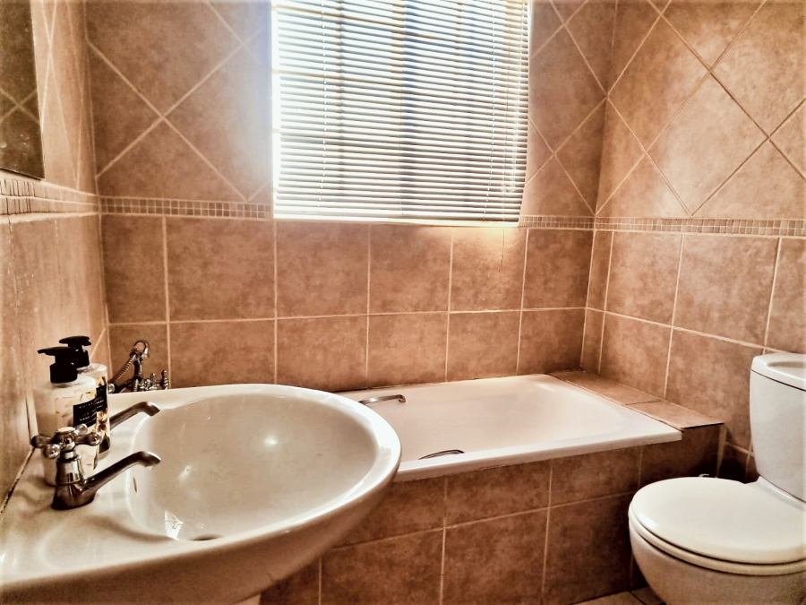 2 Bedroom Property for Sale in Pretorius Park Gauteng