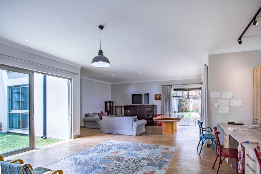 6 Bedroom Property for Sale in Waterkloof Gauteng