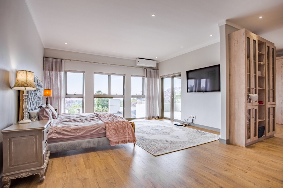 6 Bedroom Property for Sale in Waterkloof Gauteng